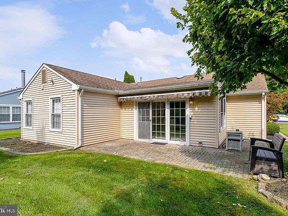 5th image of 39 Knollwood Dr