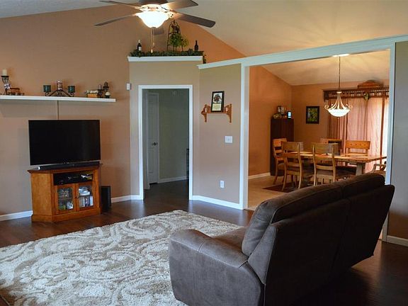 3rd image of 57203 Pine Needle Ct