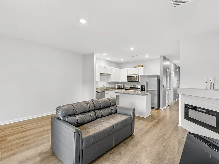 140 Cecil Rd — Photo 10