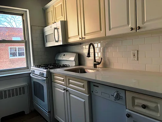 Rented by Prime Realty | media 1