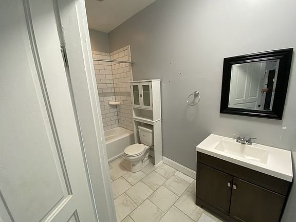 2nd image of 2208 Venable St