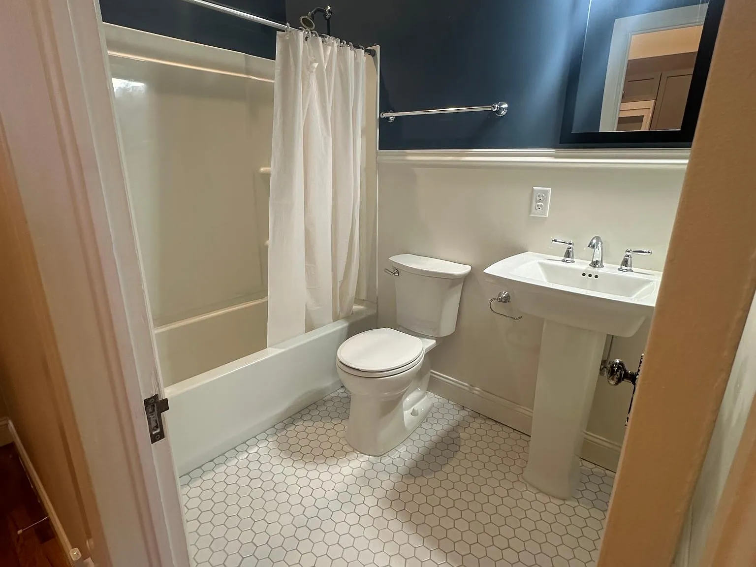 1 bed, 430 sqft, $1,150 — Photo 3