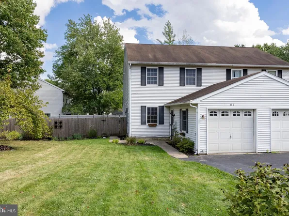 472 Indian Crest Dr, Harleysville, PA 19438