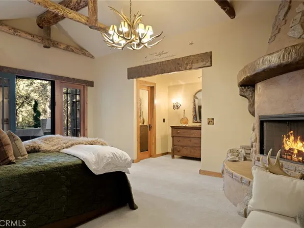 910 Crest Fern Dr, Lake Arrowhead, CA 92352