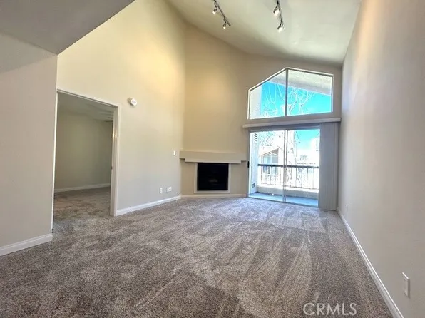 21450 Burbank Blvd APT 311, Woodland Hills, CA 91367