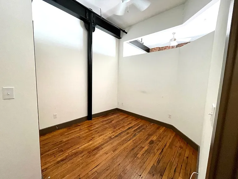 1322 W Broad St — Photo 27
