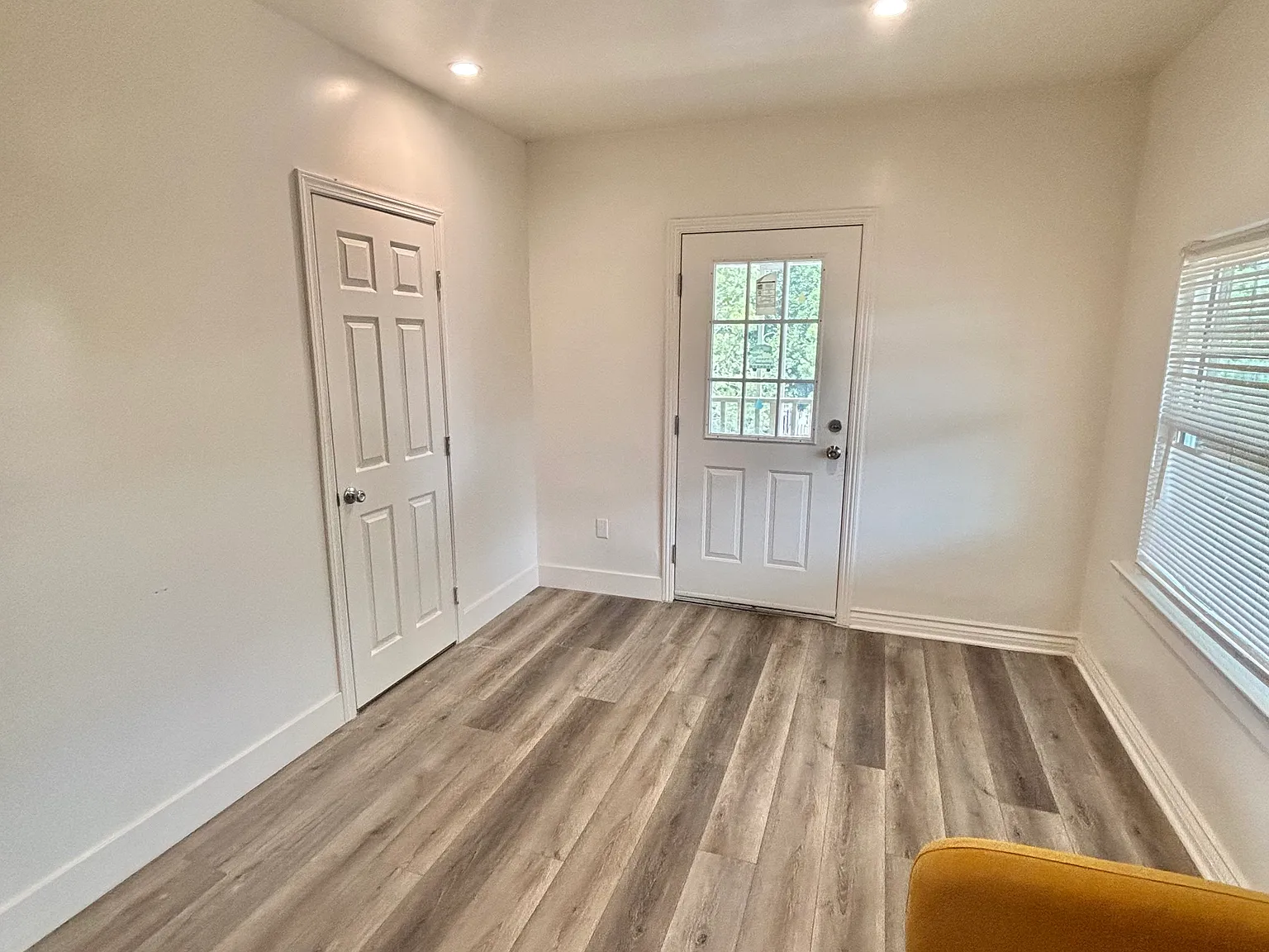 1 bed, 200 sqft, $1,100 — Photo 3