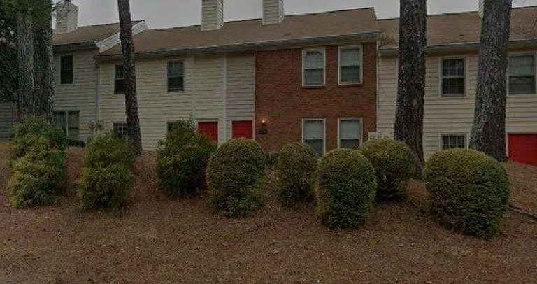 1050 Holcomb Bridge Rd — Photo 1
