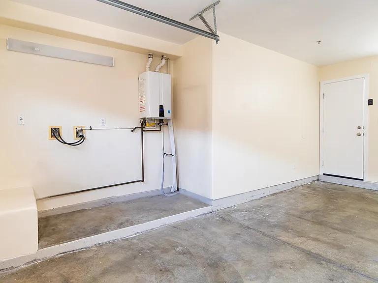 940 S Montebello Blvd #A — Photo 24