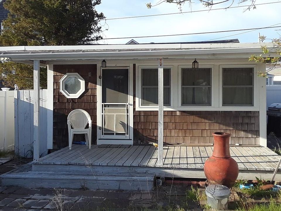 1st image of 133 A Taylor Ave