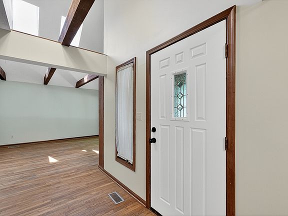 4th image of 4631 Graceland Ave