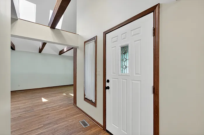 4631 Graceland Ave — Photo 4