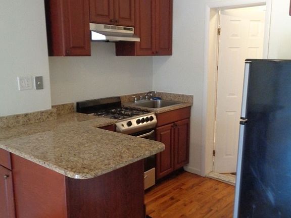 3rd image of 46 E 1st St #5DD