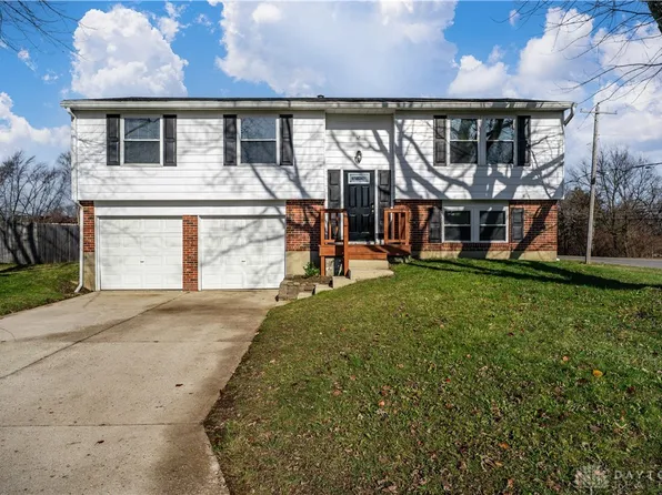 100 Lexington Farm Rd, Englewood, OH 45322