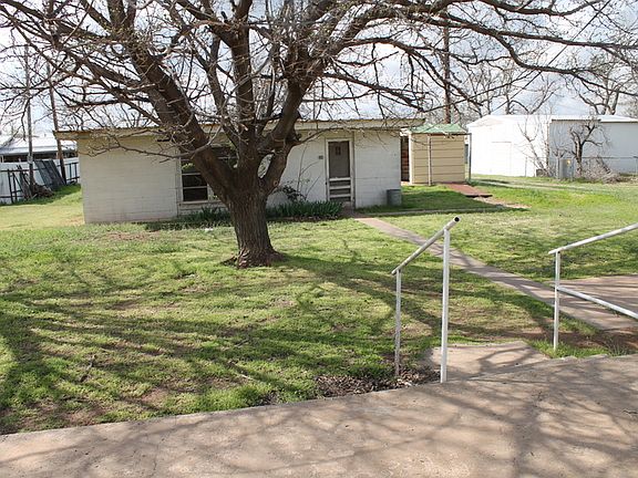 5th image of 908 Hughes St
