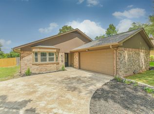 416 Rolling Hills Dr, Conroe, TX 77304