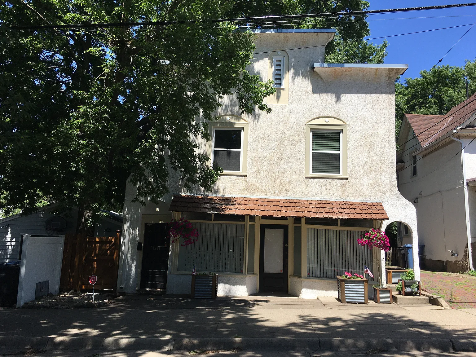 1 Bed 1 Bath Beautiful spacious lower unit duplex — Photo 1