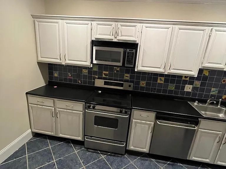 1676 Beekman Pl NW #C — Photo 17