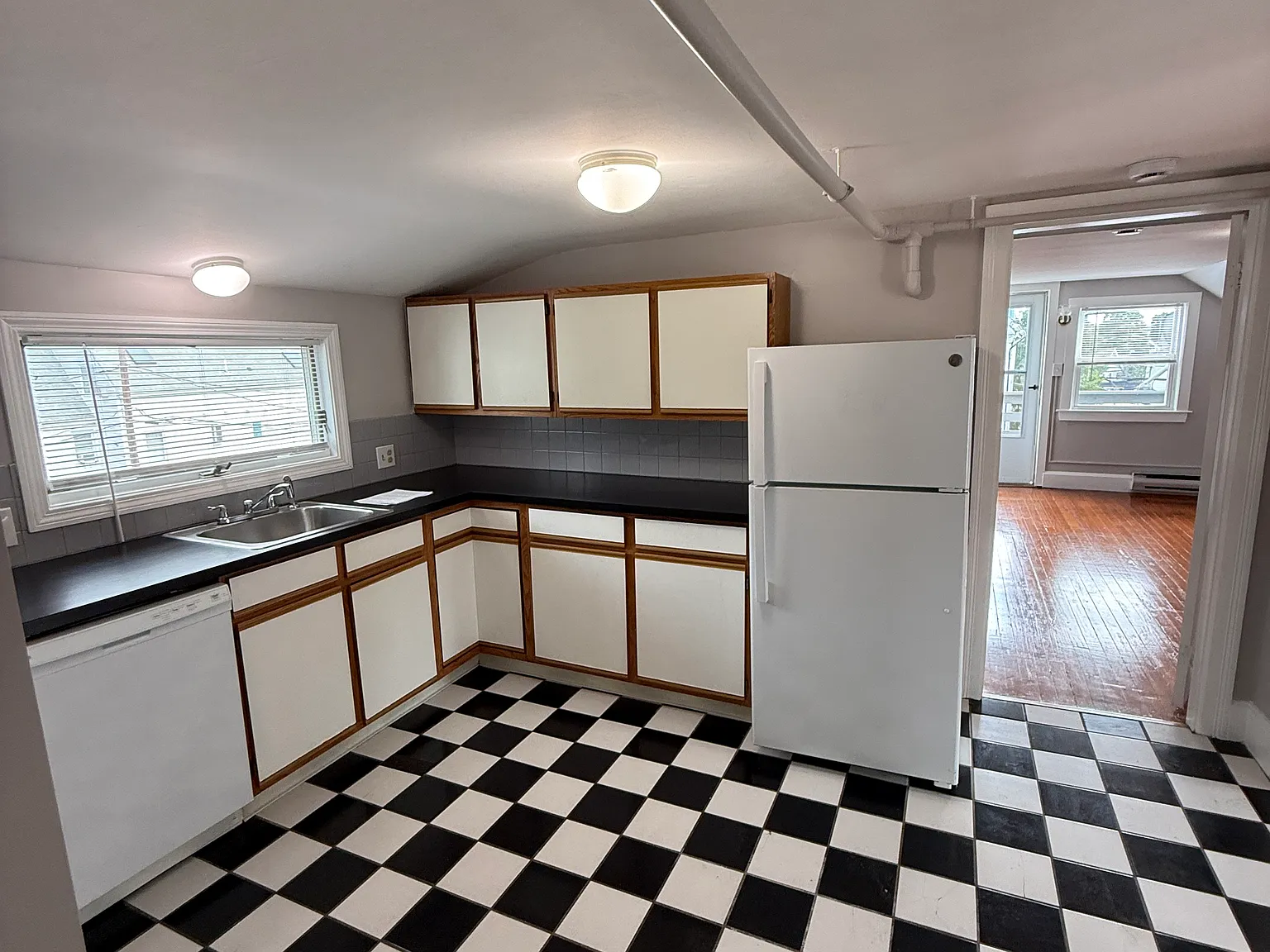 2 bed, $2,200 — Photo 2