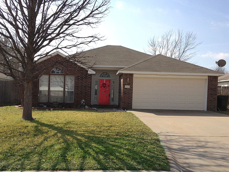 1st image of 1815 Winchester Dr