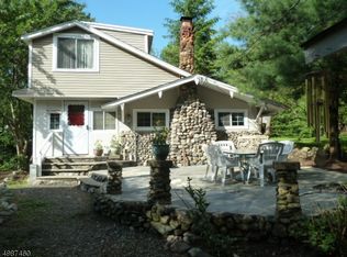 8 Passaic Dr, Hewitt, NJ 07421