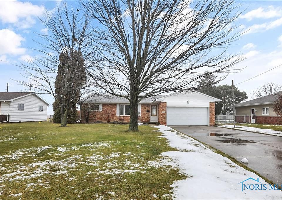 1st image of 402 Park Ln