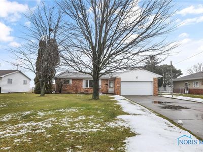 402 Park Ln, Walbridge, OH, 43465