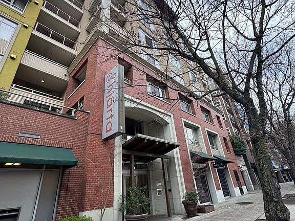 3rd image of 1530 NW Market St Unit 501