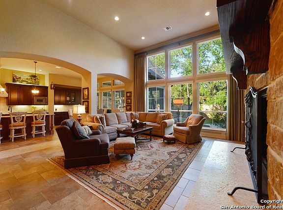 5th image of 98 Turnberry Way