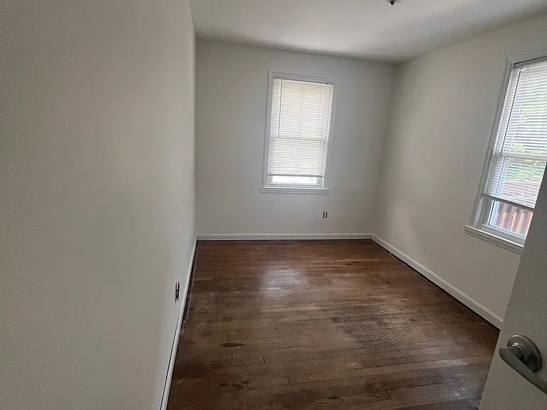 3 Laura St #2 — Photo 9
