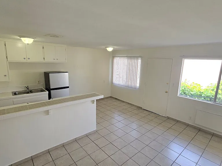12126-12128 E Ferris Rd — Photo 9