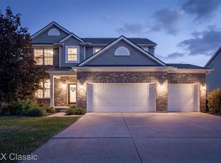 10884 Bouldercrest Dr, South Lyon, MI 48178