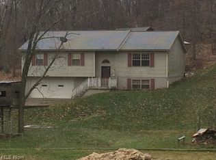 3154 Henderson School Rd NE, New Philadelphia, OH 44663