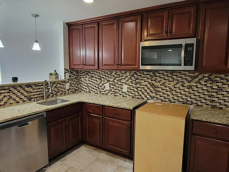 17680 Avenel Ln #BASEMENT — Photo 13