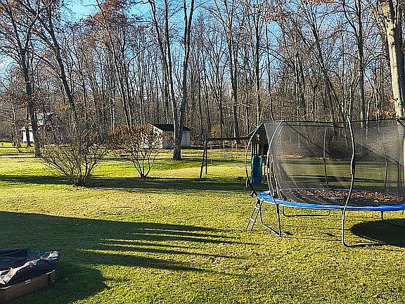 5th image of 5379 Shorewood Dr