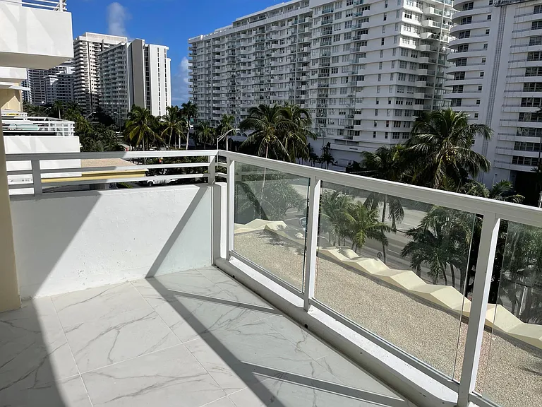 5600 Collins Ave #6D — Photo 31