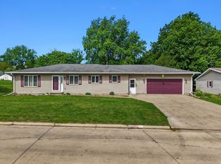 1002 7th St, Eldora, IA 50627