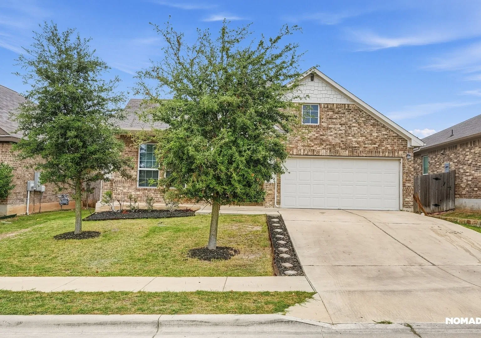 Spacious 3BR House in Buda — Photo 2