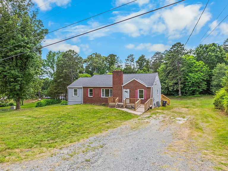 5220 Brenda Dr — Photo 1