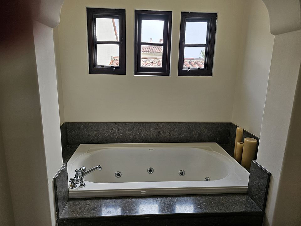 1st image of 106 Archipelago Dr