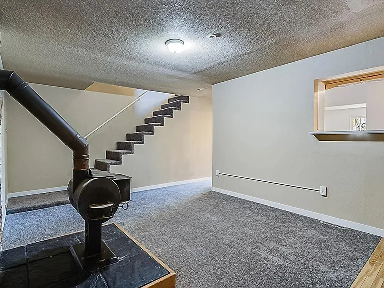 244 Cribbon Ave — Photo 10