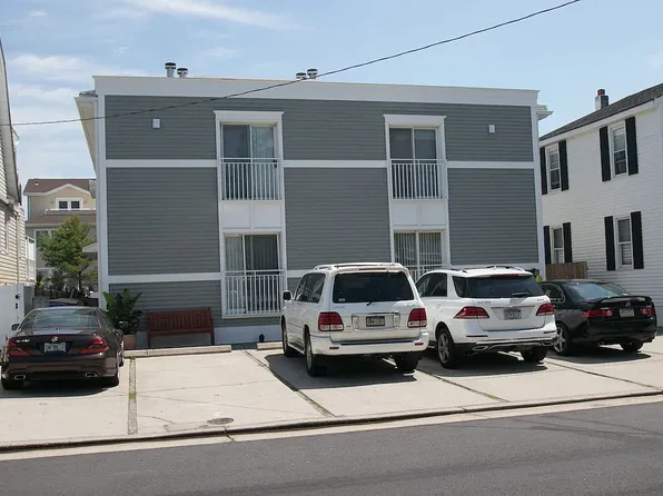 21 S Madison Ave APT 1, Margate, NJ 08402
