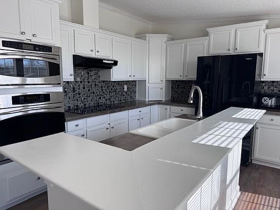 3rd image of 1625 Browning Rd