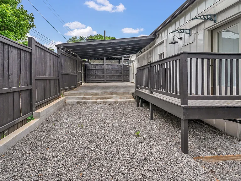 305 S 14th St #1 — Photo 17