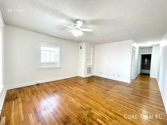4th image of 3433 Central St Unit 302