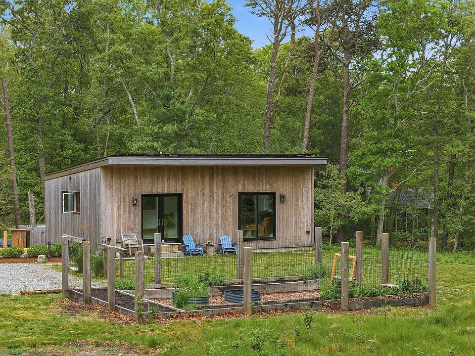 1st image of 61 Wood Chips Cir