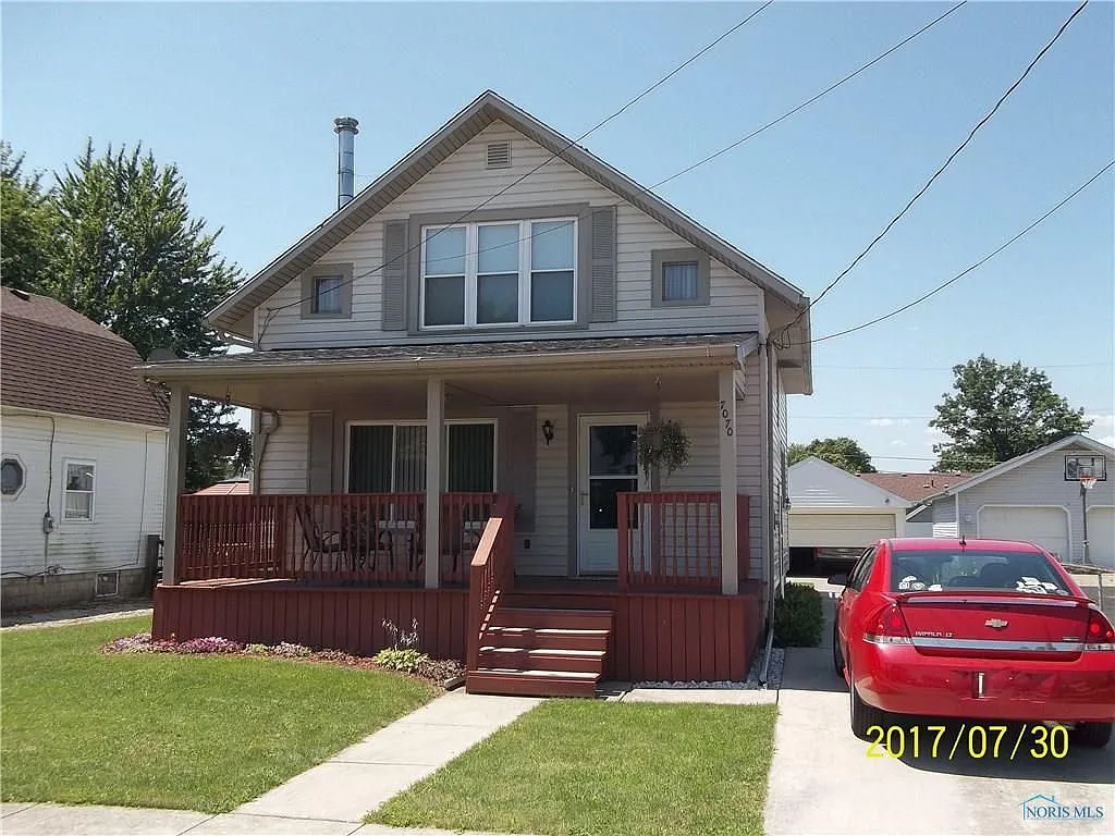 7070 N Curtice St photo 1