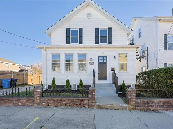 24 Pleasant St, Cumberland, RI 02864