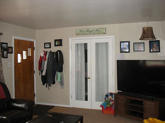 2nd image of 1914 Parkland Ct