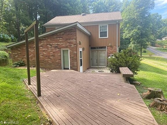2nd image of 1524 Cedar Ln
